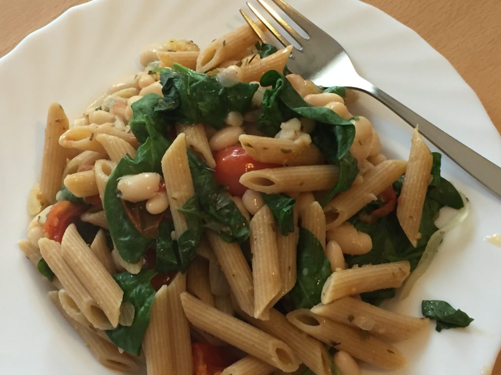 Penne mit weißen Bohnen und Spinat - Silke Rosenbusch